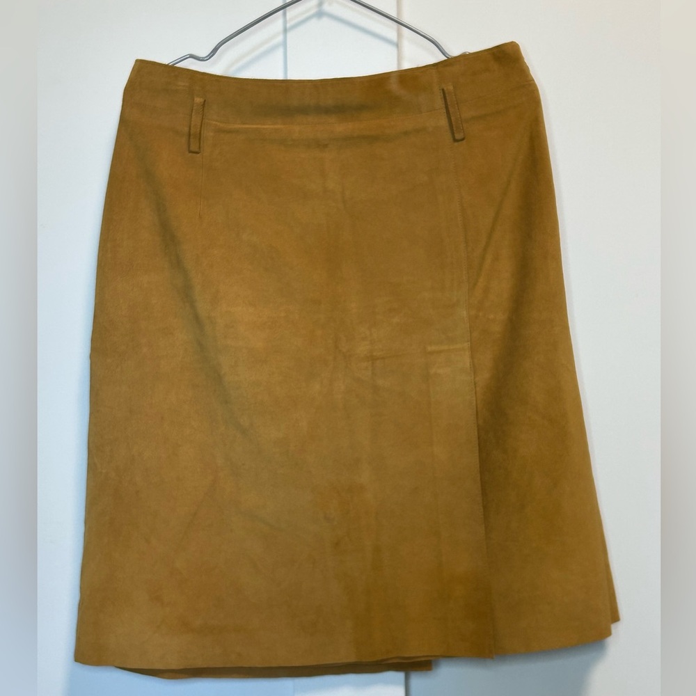 Etcetera Yellow Suede Mid-length Skirt. Size: 10